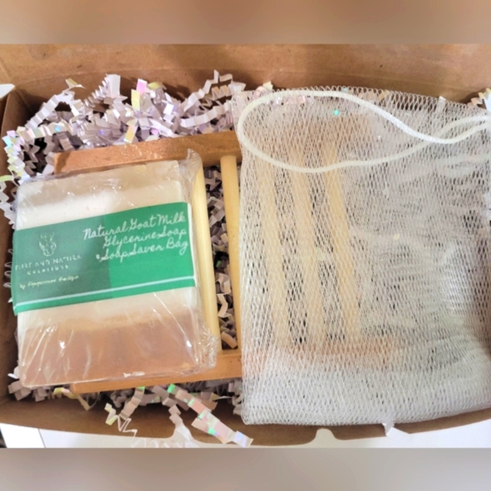 PureandNatural Goat Milk Soap gift box aprox 4 oz w pouch & dish Gift Box